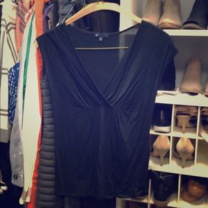 Gap black classy tee